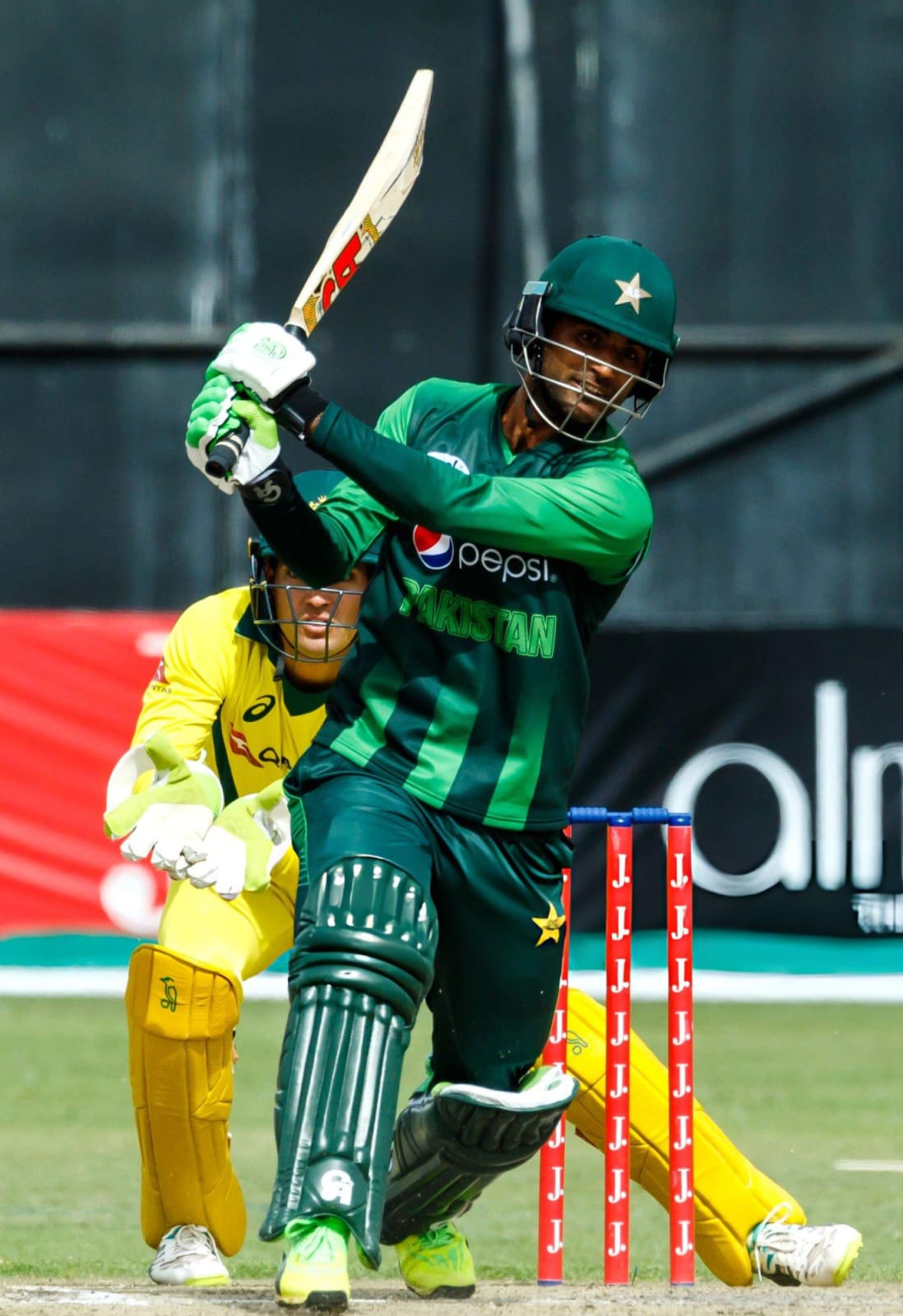 Fakhar Zaman Hero Slide 4